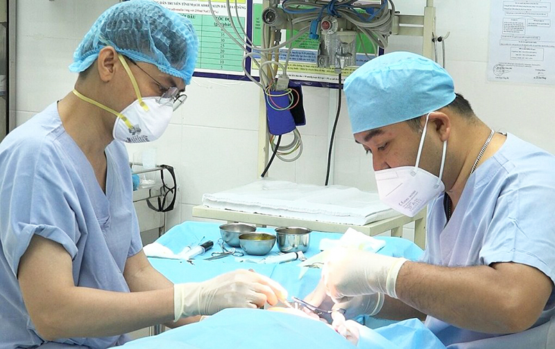 Bác sĩ thẩm mỹ trẻ hóa khuôn mặt uy tín tại tphcm