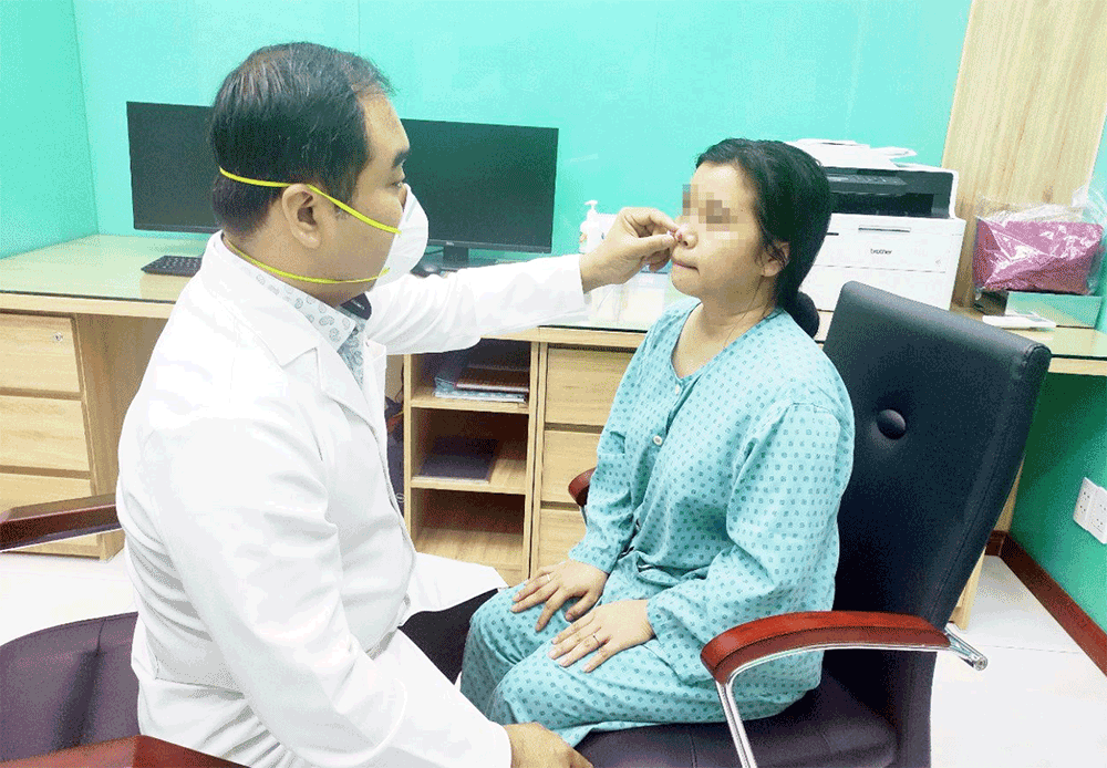 Chảy dịch sau nâng mũi phải làm sao - Thẩm mỹ kyoto - Dr. Hiếu Liêm